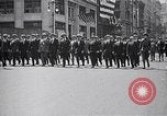 Immagine di Inductees in abiti civili marzo New York United States USA, 1917, secondo 21 filmato di repertorio 65675030403