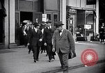 Immagine di Inductees in abiti civili marzo New York United States USA, 1917, secondo 51 filmato di repertorio 65675030403