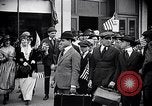 Immagine di Inductees in abiti civili marzo New York United States USA, 1917, secondo 58 filmato di repertorio 65675030403