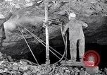 Image le forage de trous Kennecott Alaska USA, 1927, de la seconde 19 séquences d'archives historiques vidéo 65675030409