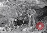 Image le forage de trous Kennecott Alaska USA, 1927, de la seconde 47 séquences d'archives historiques vidéo 65675030409
