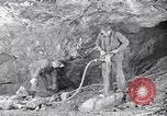 Image le forage de trous Kennecott Alaska USA, 1927, de la seconde 48 séquences d'archives historiques vidéo 65675030409