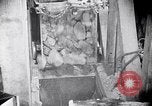 Image mine saute Kennecott Alaska USA, 1927, de la seconde 49 séquences d'archives historiques vidéo 65675030410