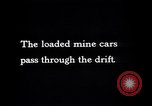 Standbild geladen ore Cars Ray Arizona USA, 1927, aus Sekunde 5 historischem Filmmaterial Videoclip 65675030420