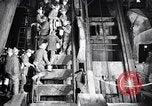 Standbild man-Auto Northern Michigan United States USA, 1927, aus Sekunde 55 historischem Filmmaterial Videoclip 65675030423