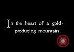 Standbild Gold Mining British Columbia, 1928, aus Sekunde 60 historischem Filmmaterial Videoclip 65675030437