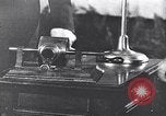 Image étain phonograph United States USA, 1928, de la seconde 7 séquences d'archives historiques vidéo 65675030451