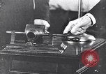 Image étain phonograph United States USA, 1928, de la seconde 8 séquences d'archives historiques vidéo 65675030451