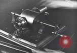 Image étain phonograph United States USA, 1928, de la seconde 15 séquences d'archives historiques vidéo 65675030451