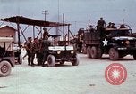 Immagine di 105mm obice Il Vietnam, 1968, secondo 16 filmato di repertorio 65675030465