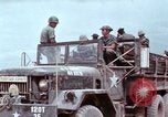 Immagine di 105mm obice Il Vietnam, 1968, secondo 51 filmato di repertorio 65675030465