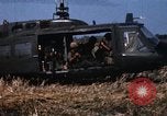 Immagine di UH-1D elicotteri Il Vietnam, 1968, secondo 57 filmato di repertorio 65675030466