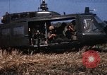 Immagine di UH-1D elicotteri Il Vietnam, 1968, secondo 58 filmato di repertorio 65675030466