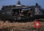Immagine di UH-1D elicotteri Il Vietnam, 1968, secondo 60 filmato di repertorio 65675030466