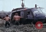 Standbild entladen liefert Vietnam, 1968, aus Sekunde 3 historischem Filmmaterial Videoclip 65675030470