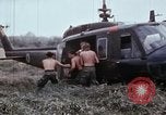 Standbild entladen liefert Vietnam, 1968, aus Sekunde 5 historischem Filmmaterial Videoclip 65675030470