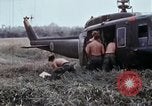 Standbild entladen liefert Vietnam, 1968, aus Sekunde 7 historischem Filmmaterial Videoclip 65675030470