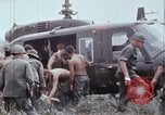 Standbild entladen liefert Vietnam, 1968, aus Sekunde 14 historischem Filmmaterial Videoclip 65675030470