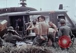 Standbild entladen liefert Vietnam, 1968, aus Sekunde 24 historischem Filmmaterial Videoclip 65675030470