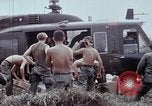 Standbild entladen liefert Vietnam, 1968, aus Sekunde 37 historischem Filmmaterial Videoclip 65675030470