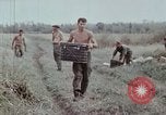 Standbild entladen liefert Vietnam, 1968, aus Sekunde 41 historischem Filmmaterial Videoclip 65675030470