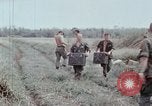 Standbild entladen liefert Vietnam, 1968, aus Sekunde 48 historischem Filmmaterial Videoclip 65675030470