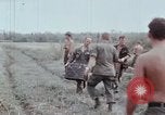 Standbild entladen liefert Vietnam, 1968, aus Sekunde 50 historischem Filmmaterial Videoclip 65675030470