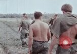 Standbild entladen liefert Vietnam, 1968, aus Sekunde 51 historischem Filmmaterial Videoclip 65675030470