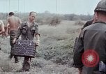 Standbild entladen liefert Vietnam, 1968, aus Sekunde 55 historischem Filmmaterial Videoclip 65675030470