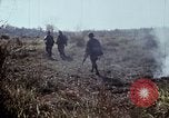 Standbild UH-1D Hubschrauber Kambodscha, 1968, aus Sekunde 30 historischem Filmmaterial Videoclip 65675030471