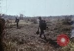 Standbild UH-1D Hubschrauber Kambodscha, 1968, aus Sekunde 49 historischem Filmmaterial Videoclip 65675030471