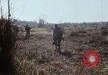 Standbild UH-1D Hubschrauber Kambodscha, 1968, aus Sekunde 51 historischem Filmmaterial Videoclip 65675030471