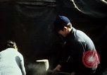 Standbild Koreaner Weizen beladen am Dock Südkorea, 1968, aus Sekunde 12 historischem Filmmaterial Videoclip 65675030472