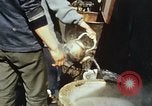 Standbild Koreaner Weizen beladen am Dock Südkorea, 1968, aus Sekunde 37 historischem Filmmaterial Videoclip 65675030472