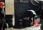 Standbild Koreaner Weizen beladen am Dock Südkorea, 1968, aus Sekunde 57 historischem Filmmaterial Videoclip 65675030472