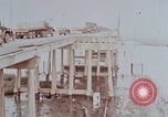 Standbild damged Newport Bridge Saigon Vietnam, 1968, aus Sekunde 14 historischem Filmmaterial Videoclip 65675030473