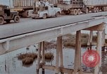 Standbild damged Newport Bridge Saigon Vietnam, 1968, aus Sekunde 31 historischem Filmmaterial Videoclip 65675030473