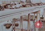 Standbild damged Newport Bridge Saigon Vietnam, 1968, aus Sekunde 32 historischem Filmmaterial Videoclip 65675030473