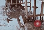 Standbild damged Newport Bridge Saigon Vietnam, 1968, aus Sekunde 59 historischem Filmmaterial Videoclip 65675030473