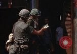 Standbild Nachwirkungen der kommunistischen Offensive in Saigon Saigon Vietnam, 1968, aus Sekunde 14 historischem Filmmaterial Videoclip 65675030474