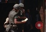 Standbild Nachwirkungen der kommunistischen Offensive in Saigon Saigon Vietnam, 1968, aus Sekunde 17 historischem Filmmaterial Videoclip 65675030474