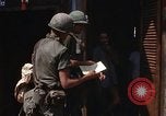Standbild Nachwirkungen der kommunistischen Offensive in Saigon Saigon Vietnam, 1968, aus Sekunde 18 historischem Filmmaterial Videoclip 65675030474