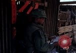 Standbild Nachwirkungen der kommunistischen Offensive in Saigon Saigon Vietnam, 1968, aus Sekunde 29 historischem Filmmaterial Videoclip 65675030474