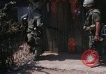 Standbild Nachwirkungen der kommunistischen Offensive in Saigon Saigon Vietnam, 1968, aus Sekunde 52 historischem Filmmaterial Videoclip 65675030474
