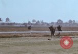 Standbild Phu Tho Rennstrecke Saigon Vietnam, 1968, aus Sekunde 37 historischem Filmmaterial Videoclip 65675030477