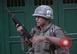 Standbild US 199 Leichte Infanterie in Vietnam Saigon Vietnam, 1968, aus Sekunde 60 historischem Filmmaterial Videoclip 65675030478