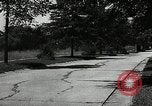 Standbild Schäden an Reifen wegen Ausschlag fahren Akron Ohio USA, 1941, aus Sekunde 4 historischem Filmmaterial Videoclip 65675030481