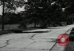 Standbild Schäden an Reifen wegen Ausschlag fahren Akron Ohio USA, 1941, aus Sekunde 5 historischem Filmmaterial Videoclip 65675030481