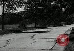 Standbild Schäden an Reifen wegen Ausschlag fahren Akron Ohio USA, 1941, aus Sekunde 6 historischem Filmmaterial Videoclip 65675030481