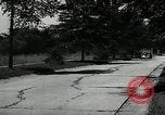 Standbild Schäden an Reifen wegen Ausschlag fahren Akron Ohio USA, 1941, aus Sekunde 11 historischem Filmmaterial Videoclip 65675030481